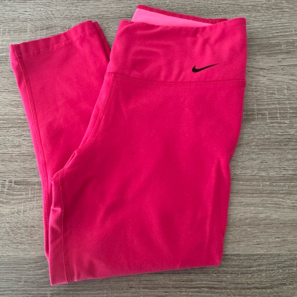 Nike Fuchsia Leggings